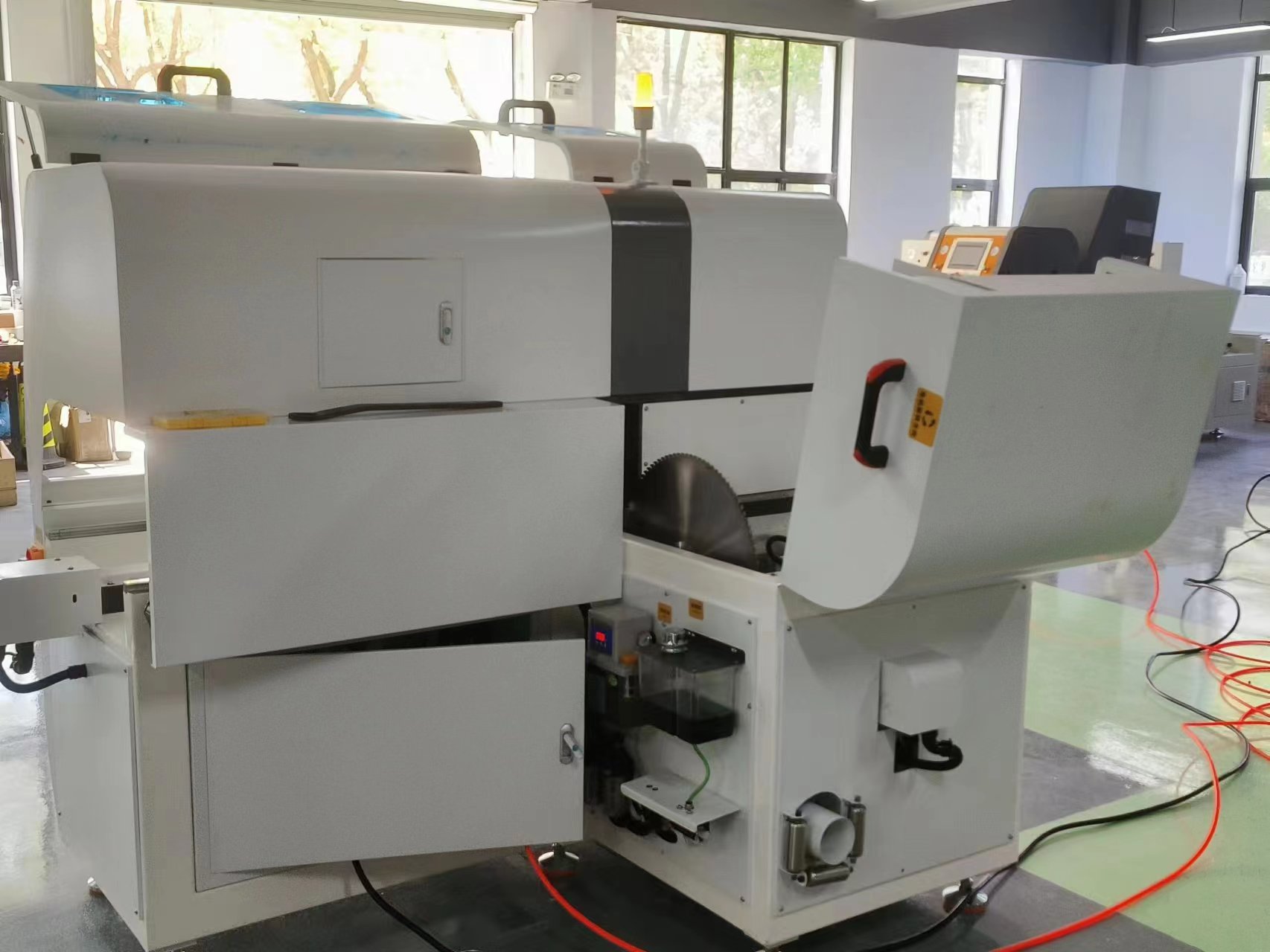 鋁型材切割機(jī)