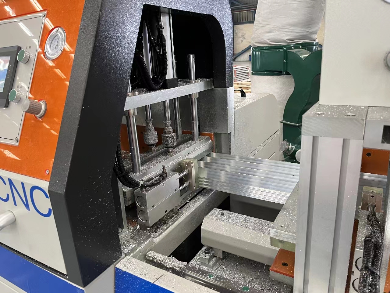 數控鋁材切割機