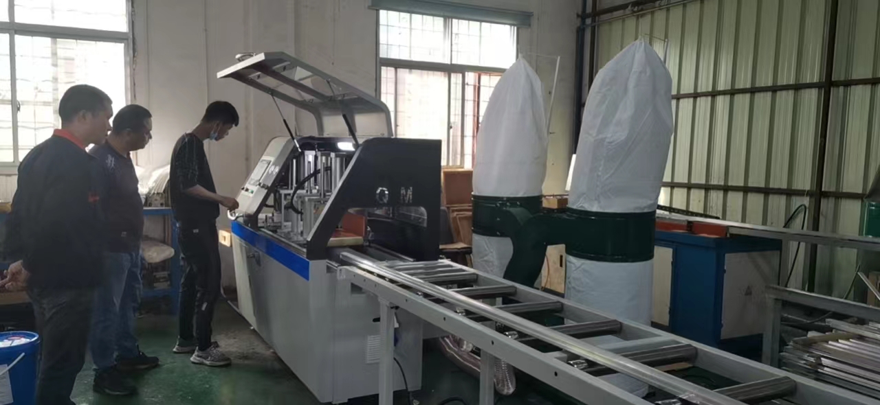 精密鋁材切割機